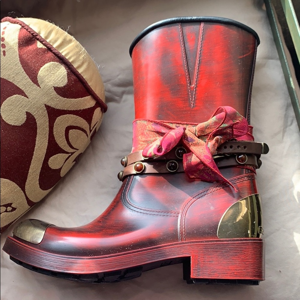 BARRACUDA BOOTS BNWT